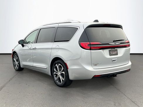 New 2026 Chrysler Pacifica Pinnacle image 5