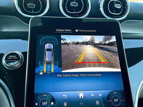 Used 2025 Mercedes-Benz GLC 300 4MATIC image 27