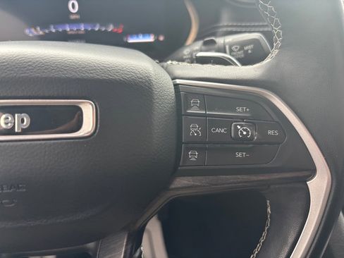 Used 2022 Jeep Grand Cherokee L Limited image 18