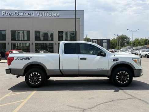 Used 2017 Nissan Titan PRO-4X AWD/4WD image 8