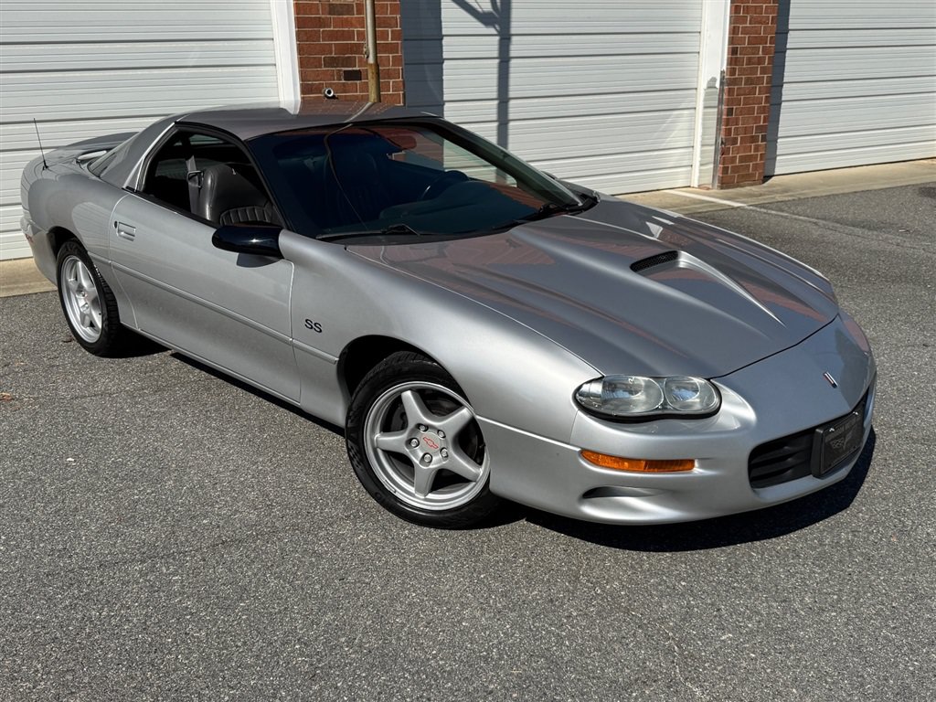 Used 1999 Chevrolet Camaro Z28 w/ SS Performance/Appearance Pkg RWD image 24