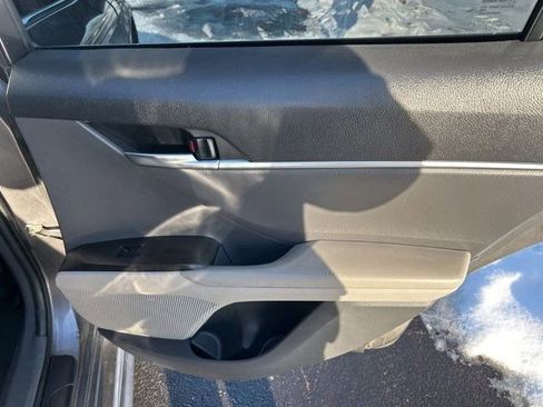 Used 2022 Toyota Camry SE image 36