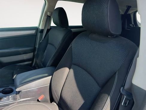 Used 2018 Subaru Outback 2.5i Premium image 9