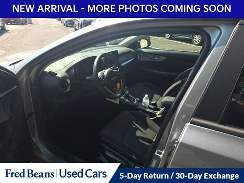 Used 2022 Kia Forte LXS FWD image 13