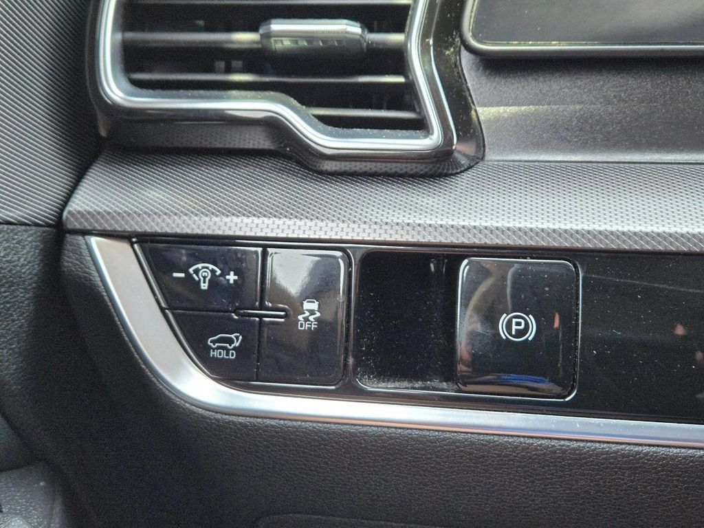 Used 2025 Kia Sportage SX FWD image 22