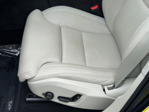 Certified 2026 Volvo XC60 B5 Ultra AWD/4WD image 22