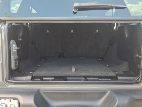 Used 2019 Jeep Wrangler Unlimited Sport S AWD/4WD image 19