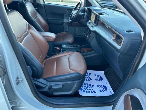 Used 2022 Ford Maverick Lariat image 17