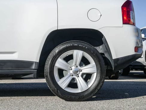 Used 2011 Jeep Compass 2WD image 11