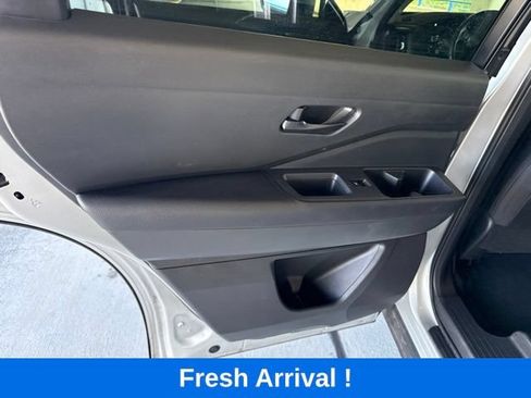 Used 2025 Nissan Pathfinder SV FWD image 14