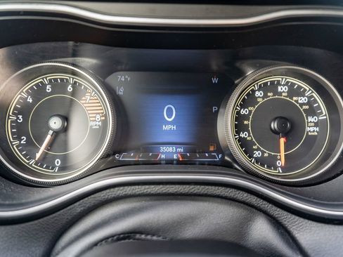 Used 2022 Jeep Cherokee Trailhawk image 20