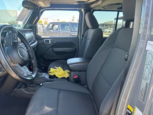 Used 2022 Jeep Wrangler Unlimited Sport AWD/4WD image 9