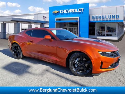 Certified 2022 Chevrolet Camaro LT RWD image 1