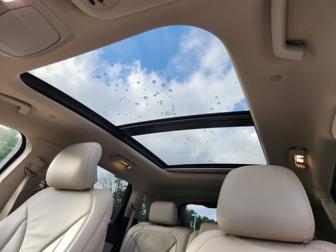 Used 2018 Lincoln MKX Reserve image 16