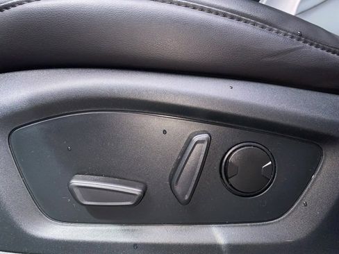 Used 2023 Ford Explorer XLT w/ Equipment Group 202A image 19