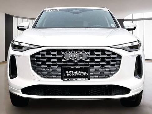 Used 2025 Audi Q5 Premium w/ Convenience Package AWD/4WD image 2