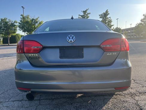 Used 2012 Volkswagen Jetta SE FWD image 4