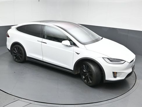Used 2020 Tesla Model X Long Range image 39