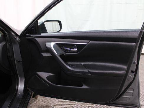 Used 2017 Nissan Altima 2.5 SV image 25