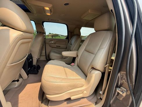 Used 2013 Cadillac Escalade ESV Luxury AWD/4WD image 10