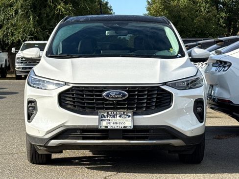 Used 2024 Ford Escape SE w/ PHEV Premium Package image 9