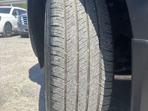 Used 2025 Nissan Pathfinder SL image 34