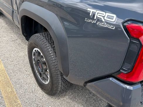 Used 2024 Toyota Tacoma TRD Off-Road w/ TRD Off Road Upgrade Package AWD/4WD image 9