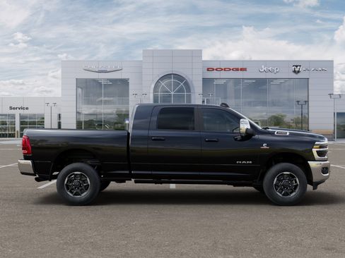 New 2025 RAM 3500 Laramie image 27