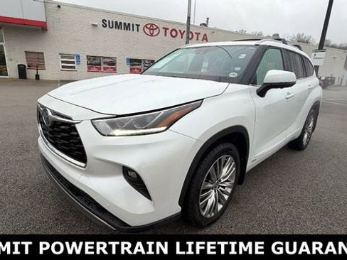 Used 2023 Toyota Highlander Platinum image 1