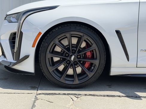 Used 2022 Cadillac CT4 V Blackwing w/ Carbon Fiber 1 Package RWD image 7