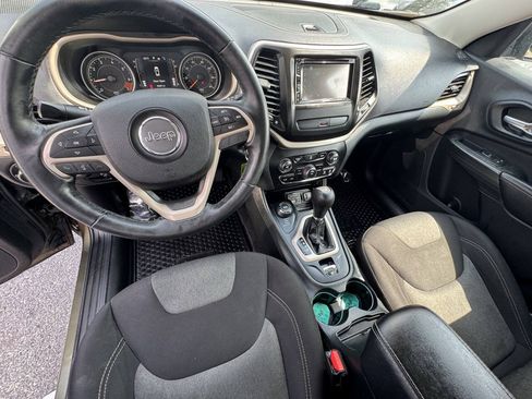 Used 2015 Jeep Cherokee Sport w/ Cold Weather Group AWD/4WD image 29