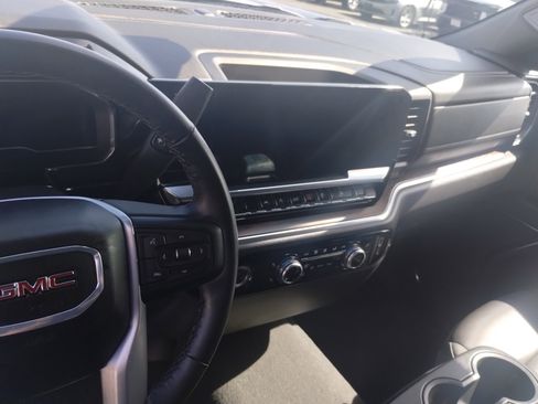 Used 2024 GMC Sierra 1500 SLT image 12