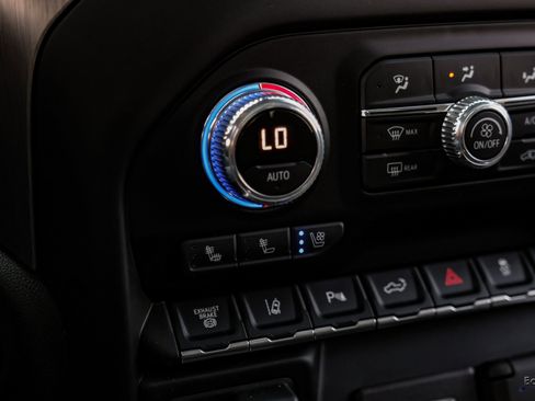 Used 2022 GMC Sierra 3500 Denali w/ Technology Package image 61