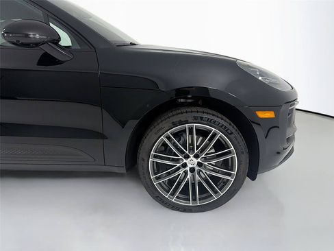 Used 2026 Porsche Macan AWD/4WD image 29