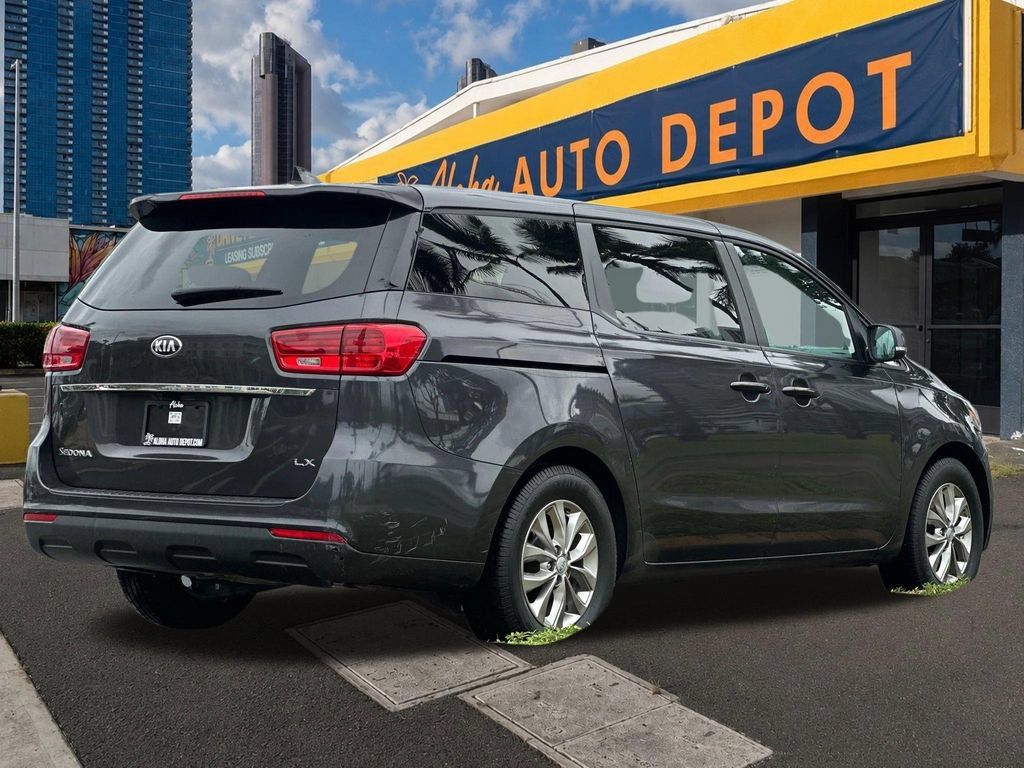 Used 2021 Kia Sedona LX FWD image 5