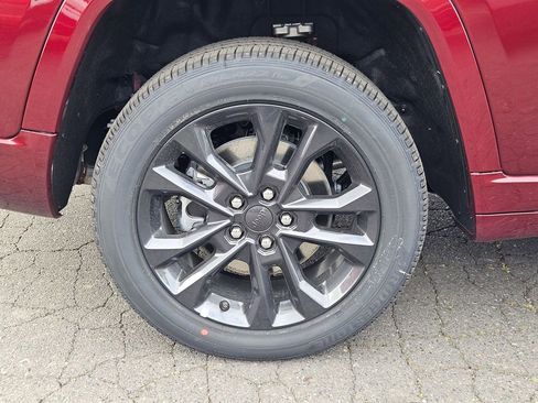 New 2026 Jeep Grand Cherokee L Limited AWD/4WD image 9