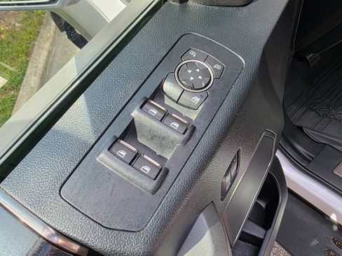 Used 2018 Ford F150 Raptor w/ Equipment Group 802A Luxury image 12