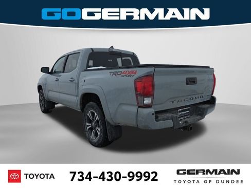 Used 2019 Toyota Tacoma TRD Sport image 10