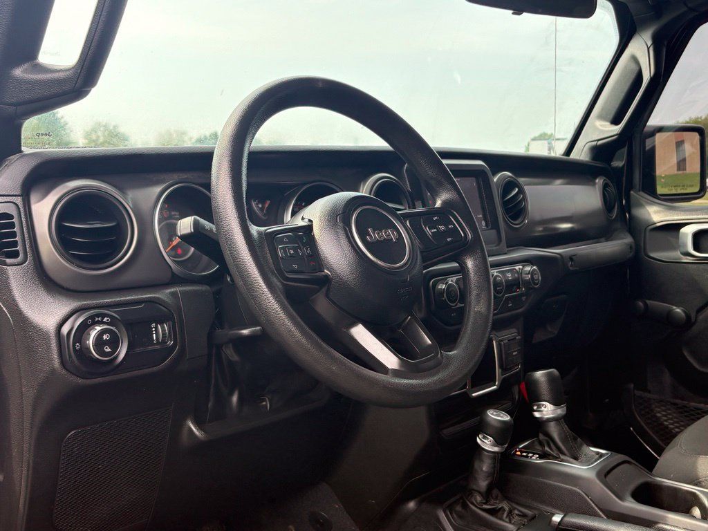 Used 2023 Jeep Gladiator Sport AWD/4WD image 9