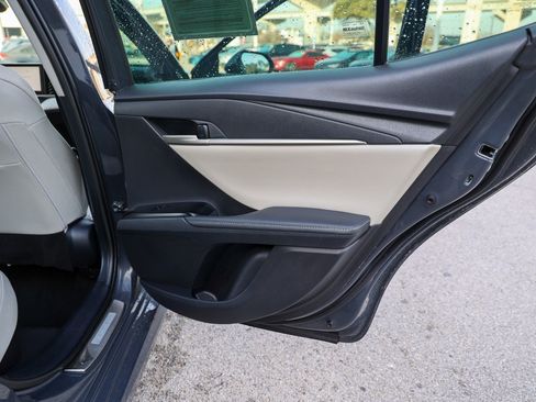 Used 2025 Toyota Camry XLE image 40