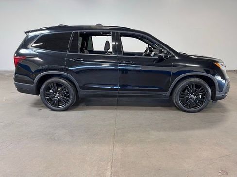 Used 2020 Honda Pilot Black Edition image 2