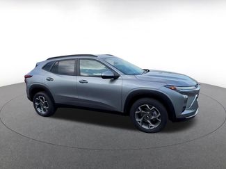 Used 2025 Chevrolet Trax LT FWD video 2
