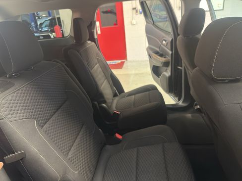Used 2017 GMC Acadia SLE AWD/4WD image 26