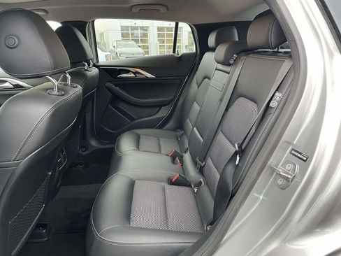 Used 2019 INFINITI QX30 Premium w/ Navigation Package image 3