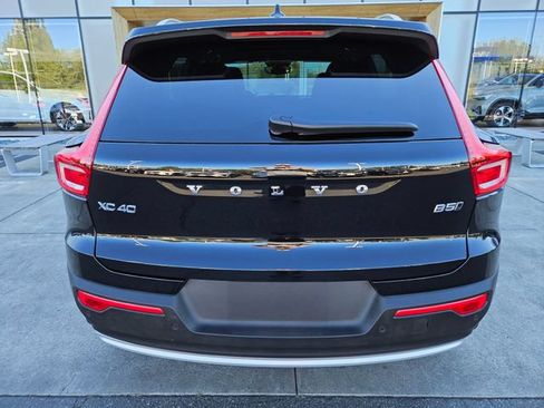 Used 2025 Volvo XC40 B5 Plus w/ Protection Package Premier AWD/4WD image 6