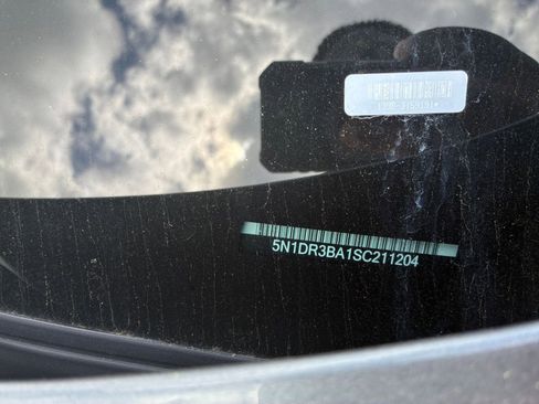 Used 2025 Nissan Pathfinder SV image 28