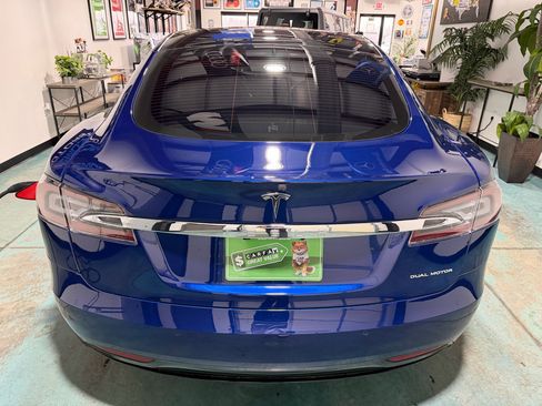 Used 2020 Tesla Model S Long Range Plus image 5