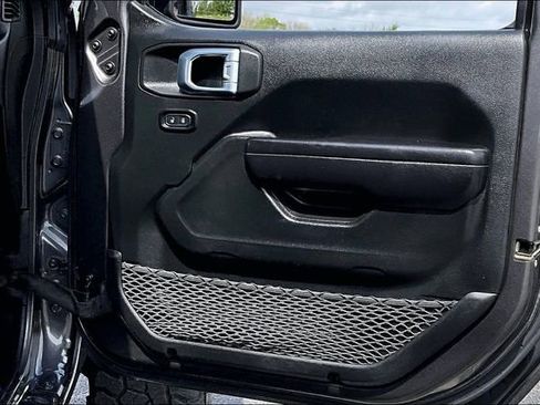 Used 2021 Jeep Gladiator Sport AWD/4WD image 29