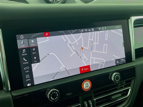 Certified 2025 Porsche Macan image 15