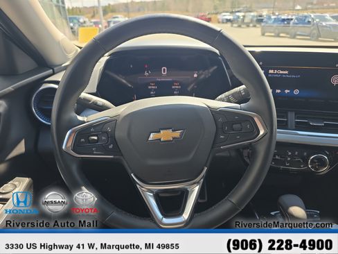 Used 2024 Chevrolet Trax LT w/ Driver Confidence Package FWD image 21